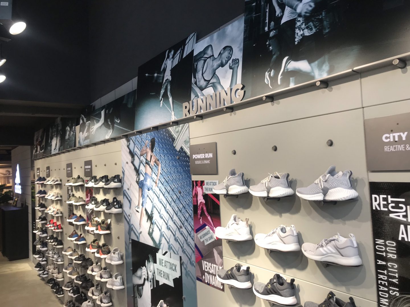Thi công cửa hàng Adidas Buôn Ma Thuột Store.