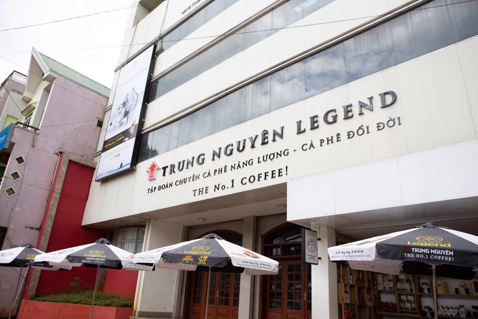 Thi công Bảng hiệu, nhận diện Thương hiệu Trung Nguyên.