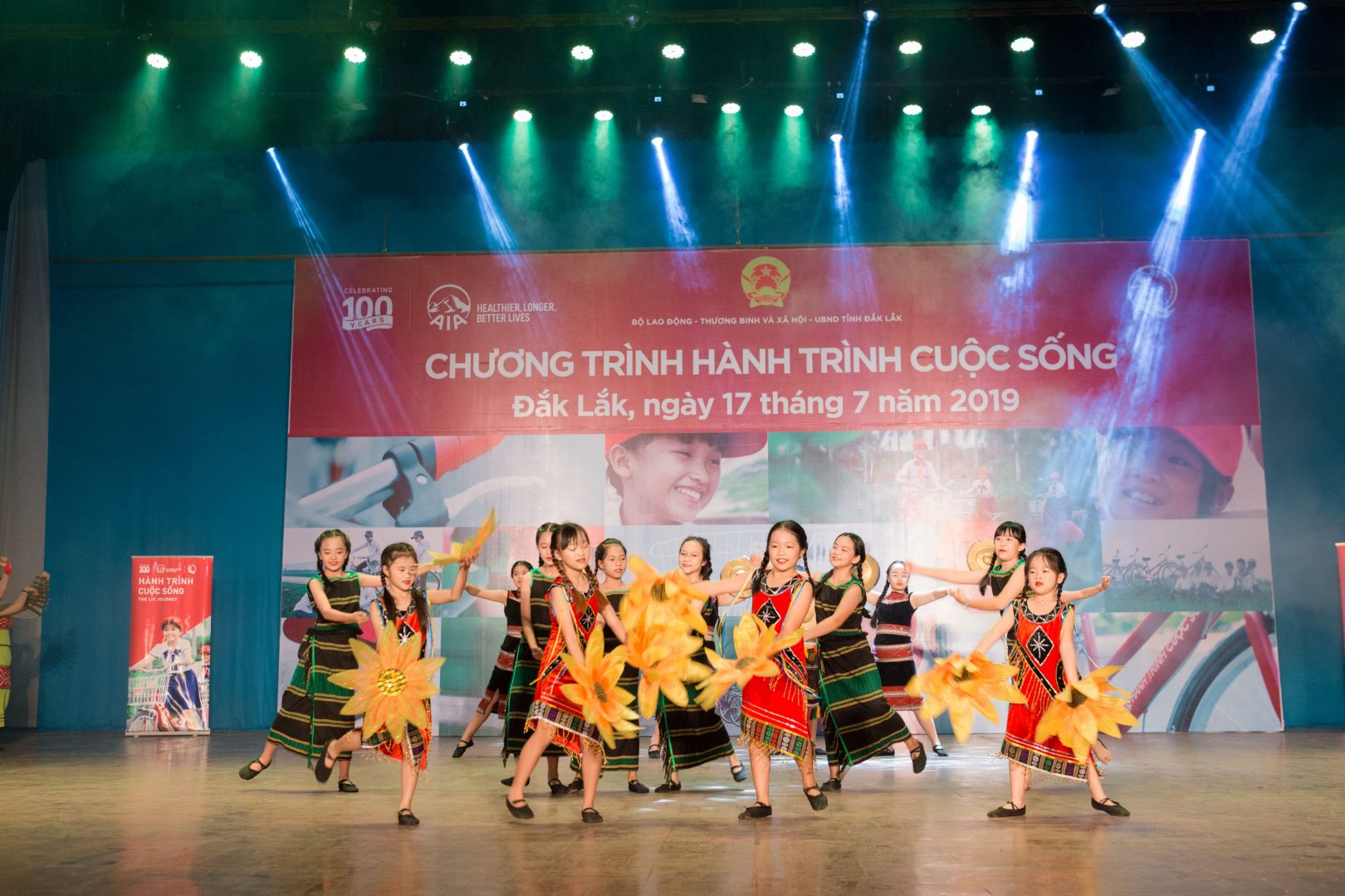 AIA “Hành trình cuộc sống” – Mang niềm vui đến với trẻ em khó khăn tỉnh Đắk Lắk