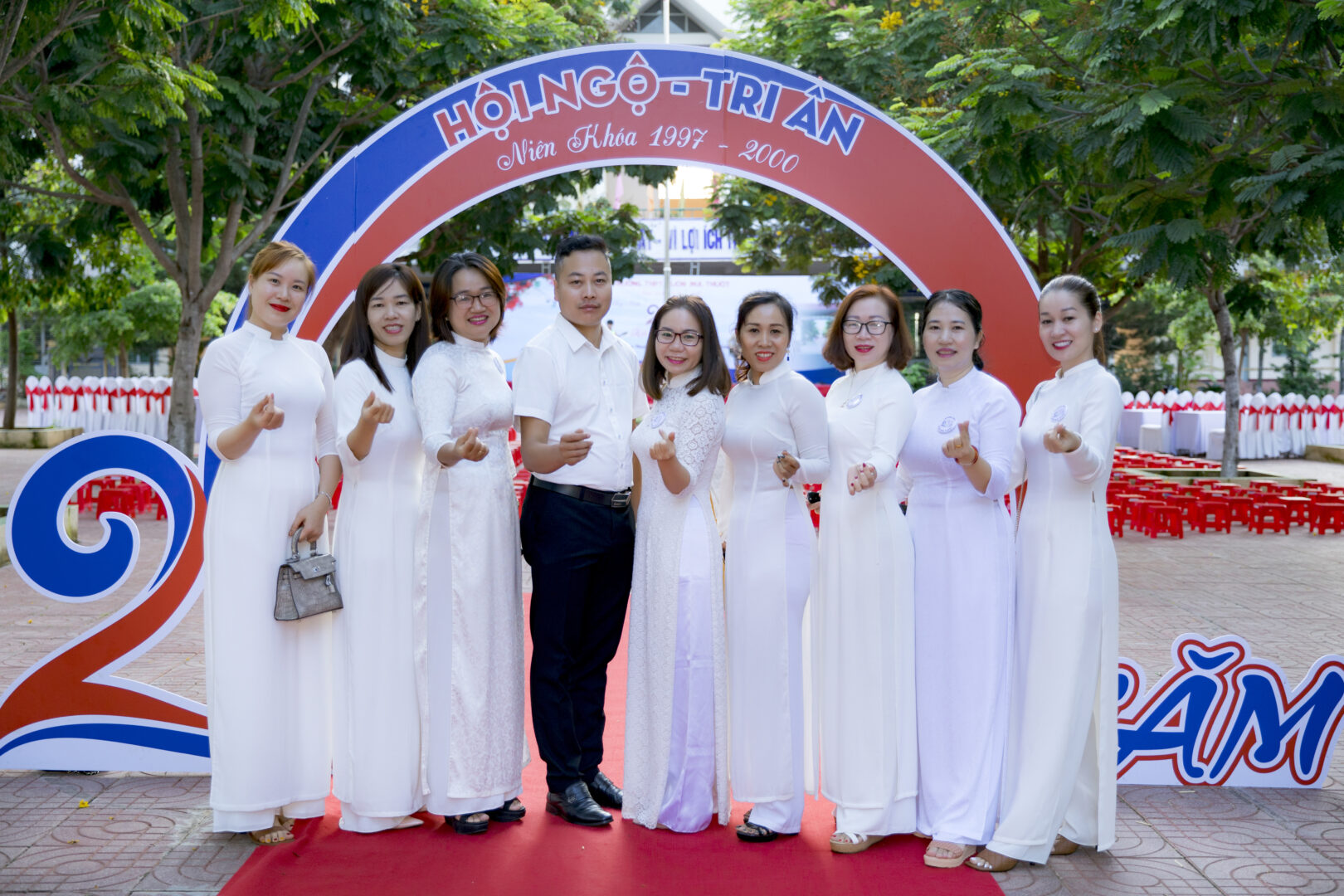 KỶ NIỆM 20 NĂM HỘI NGỘ – TRI ÂN, KHÓA 1997-2000 TRƯỜNG THPT BUÔN MA THUỘT KỶ NIỆM 20 NĂM HỘI NGỘ – TRI ÂN, KHÓA 1997-2000 TRƯỜNG THPT BUÔN MA THUỘT