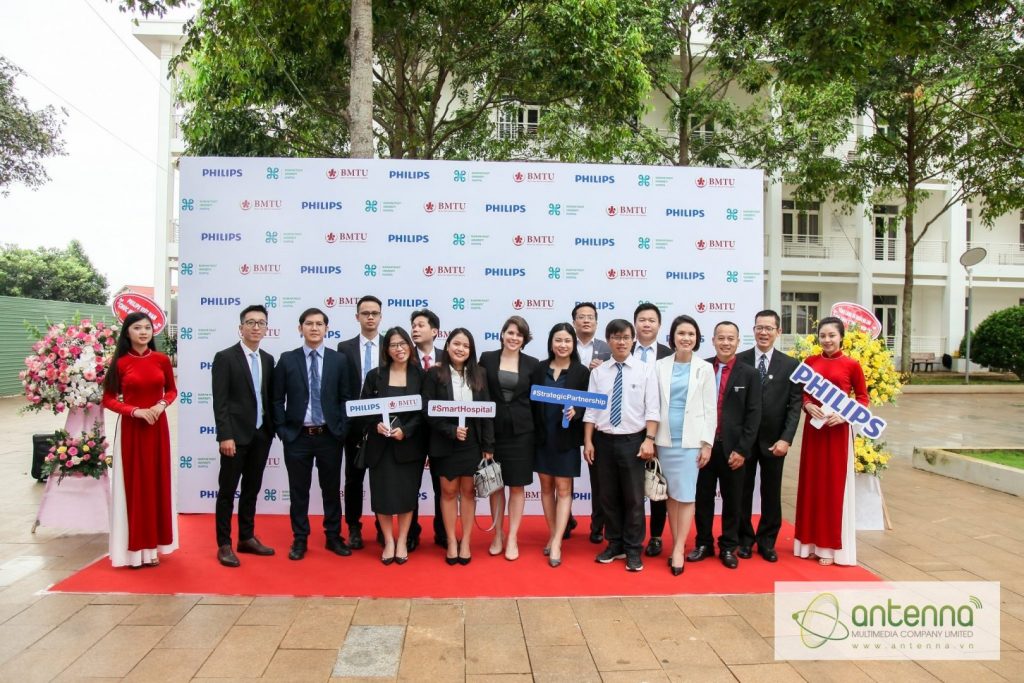 LỄ KÝ KẾT HỢP TÁC CHIẾN LƯỢC GIỮA TẬP ĐOÀN PHILIPS HEALTHCARE VÀ TRƯỜNG ĐẠI HỌC BUÔN MA THUỘT